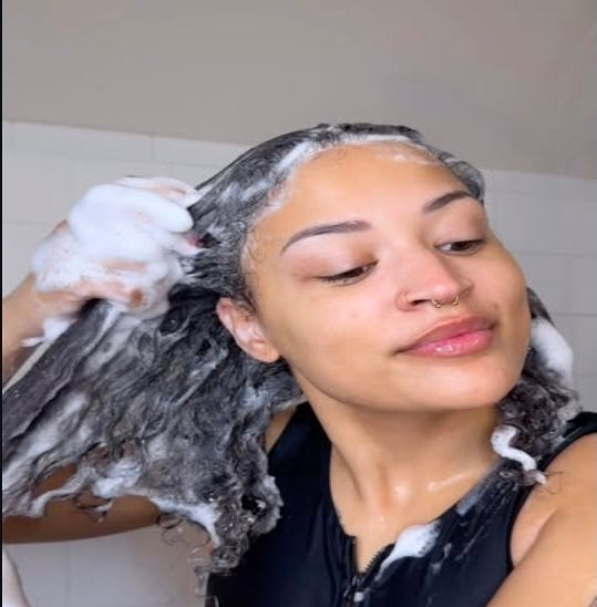 8 oz. Citrus Seed and Carrot Moisturizing Shampoo